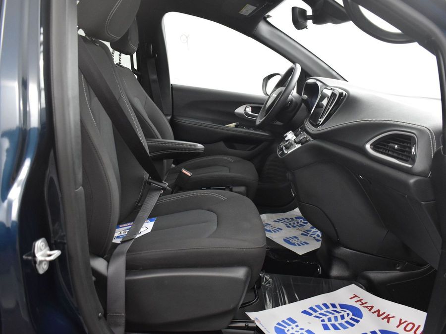 Used 2023 Chrysler Pacifica Touring - BraunAbility Side Entry Entry In Floor Automatic Ramp