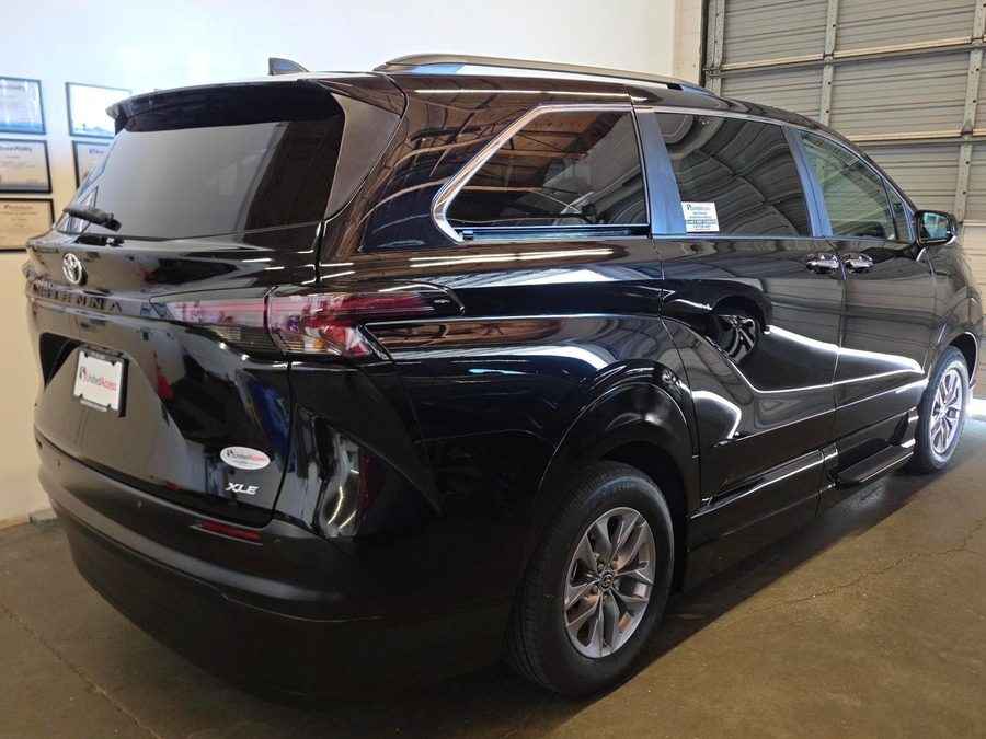 New 2026 Toyota Sienna Hybrid XLE - VMI Side Entry In Floor Automatic Ramp