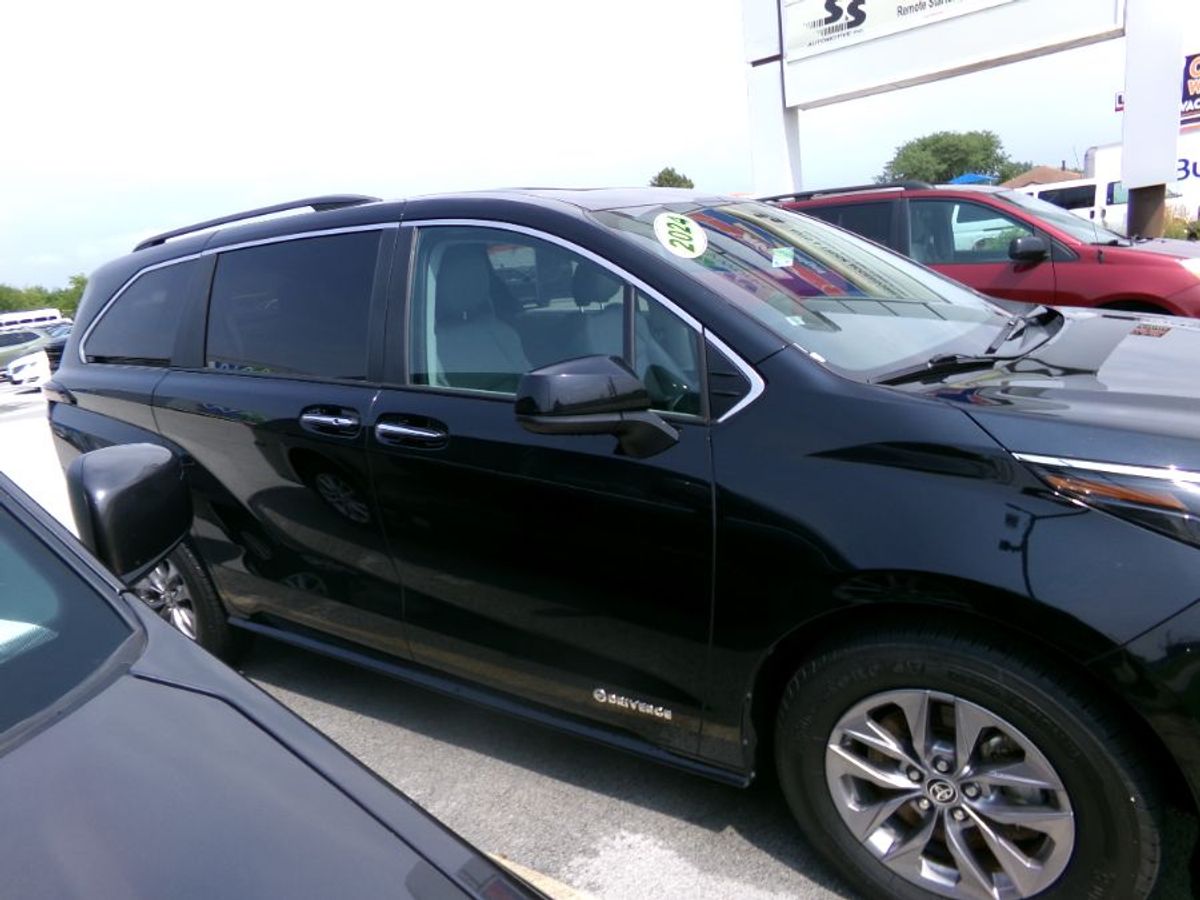 2024 TOYOTA SIENNA - Image 6