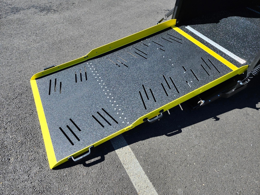 New 2026 Toyota Sienna Hybrid LE - Vantage Mobility Commercial Rear Entry Fold Out Manual Ramp