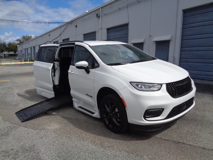 Used 2023 Chrysler Pacifica Touring L Sport - BraunAbility Side Entry Entry Fold Out Automatic Ramp