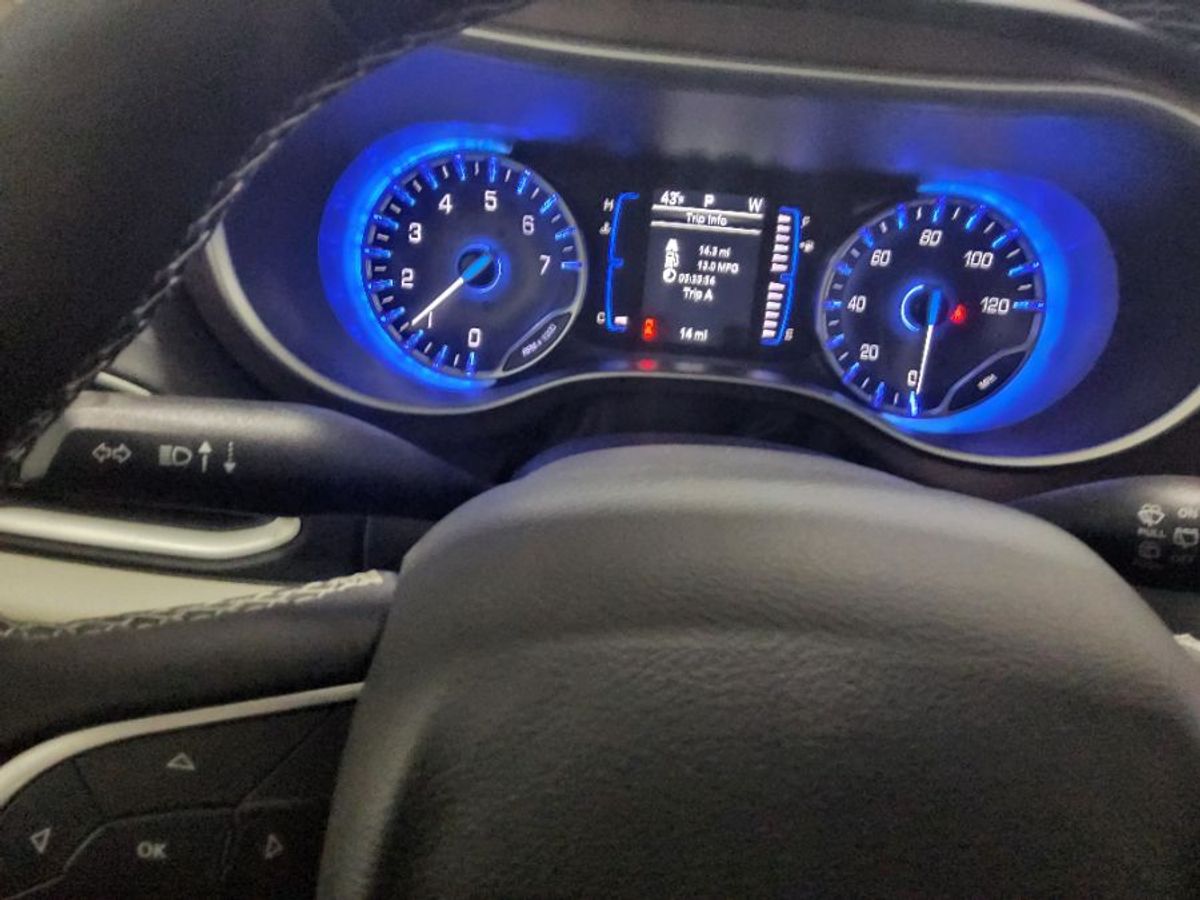 2024 CHRYSLER VOYAGER - Image 11