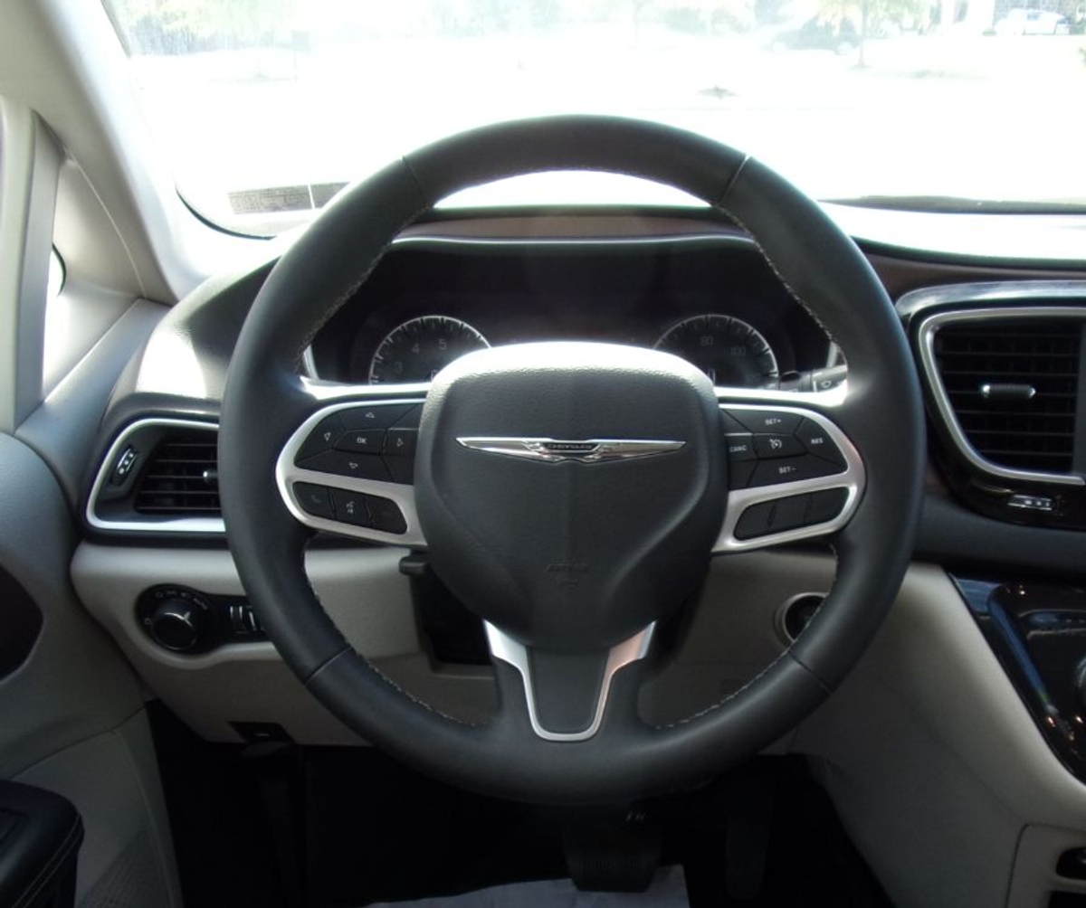 2023 CHRYSLER VOYAGER - Image 10