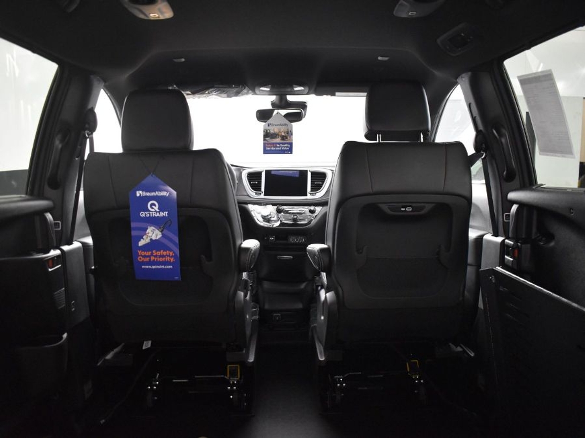 2025 CHRYSLER PACIFICA - Image 15