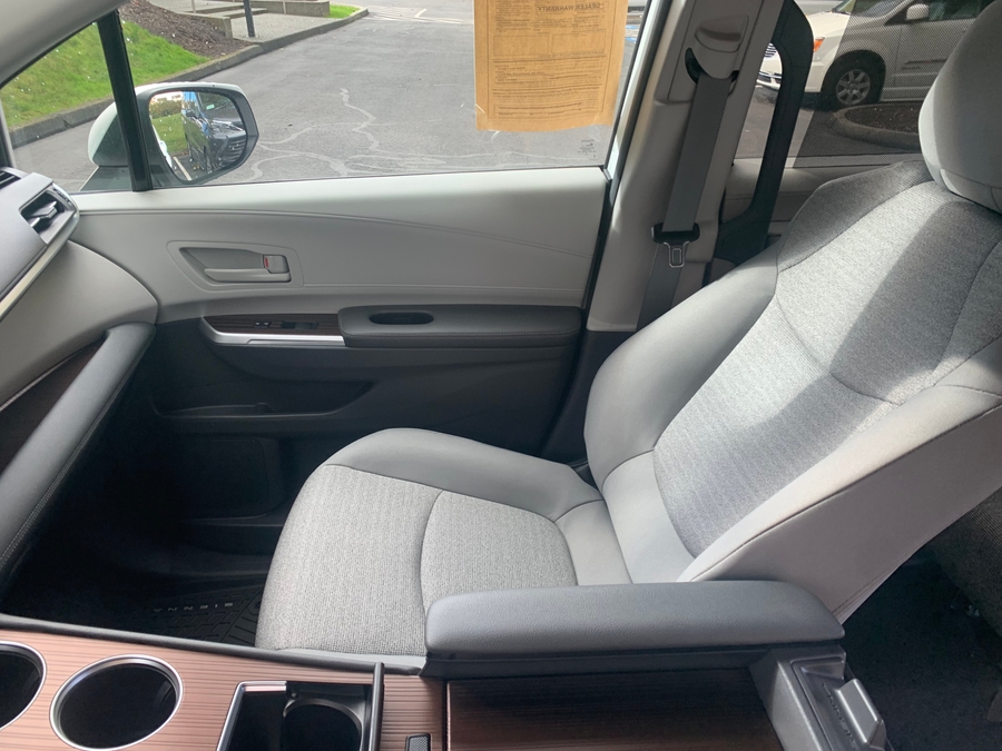 Used 2022 Toyota Sienna LE - Rear Entry Entry Fold Out Manual Ramp