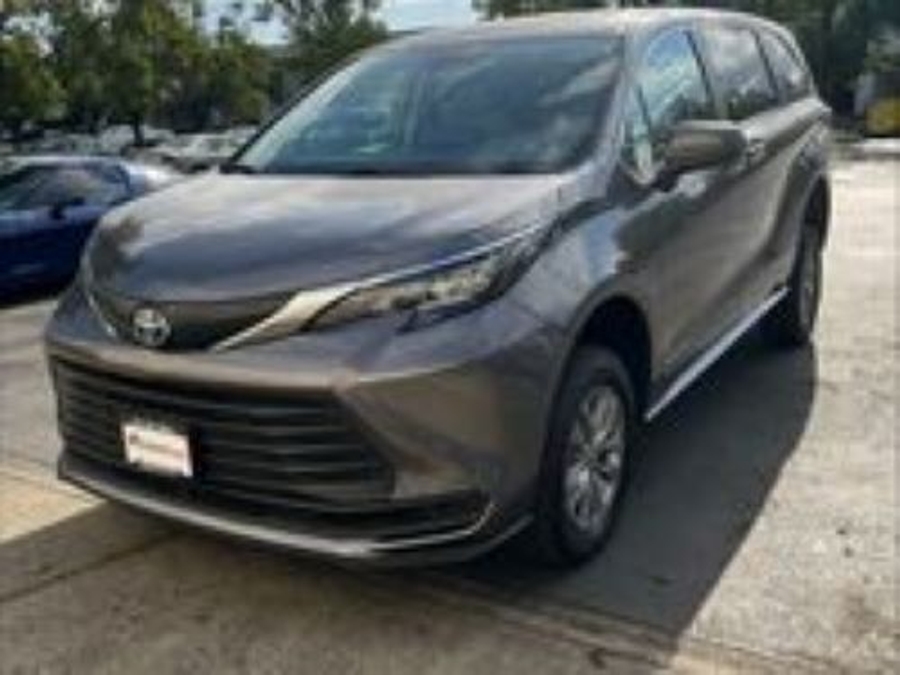 Used 2023 Toyota Sienna Hybrid LE - Vantage Mobility Rear Entry Entry Fold Out Manual Ramp