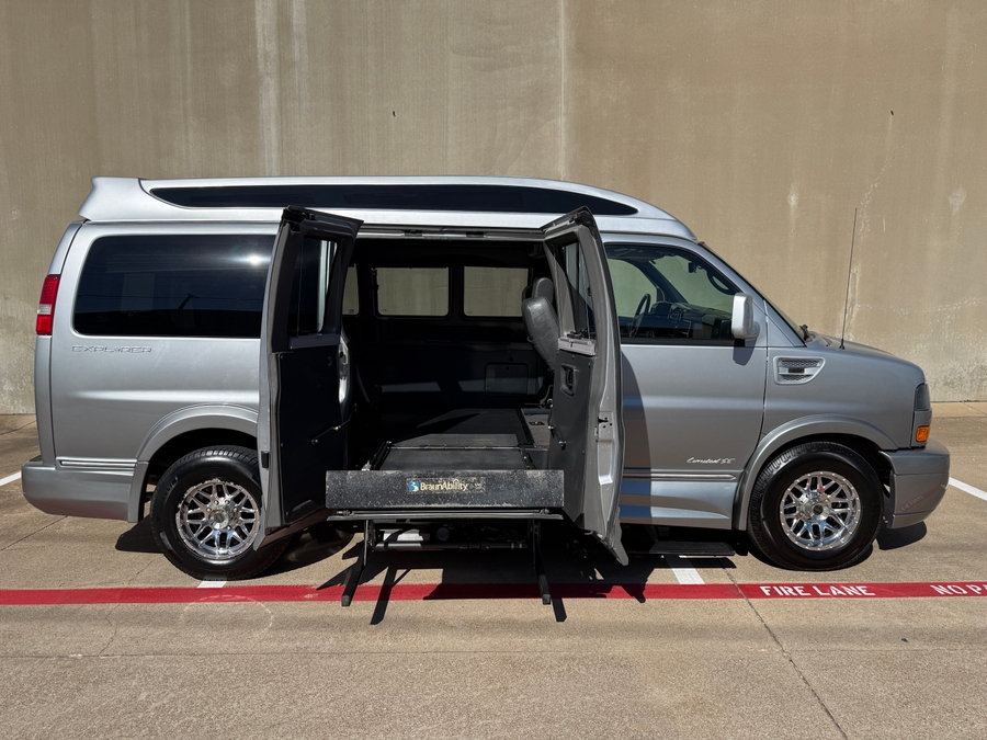 Used 2015 GMC Savana Explorer - Side Entry Entry Lift Automatic Ramp