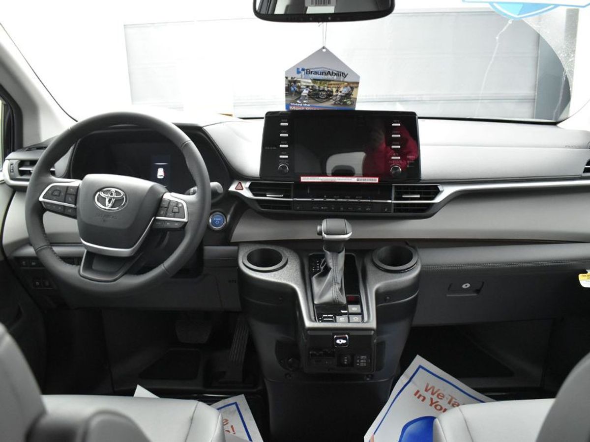 2024 TOYOTA SIENNA - Image 6