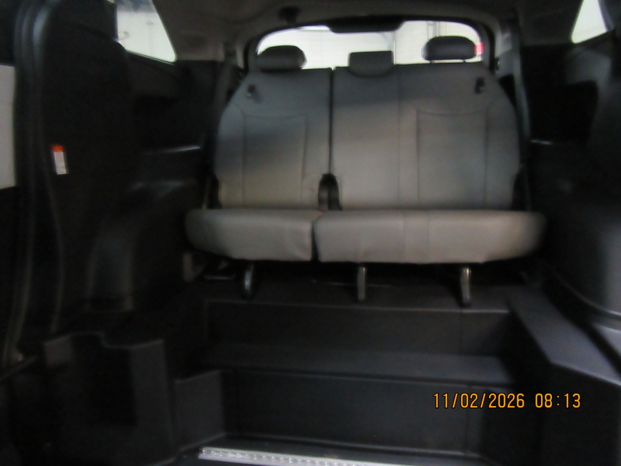 Silver Toyota Sienna image number 5