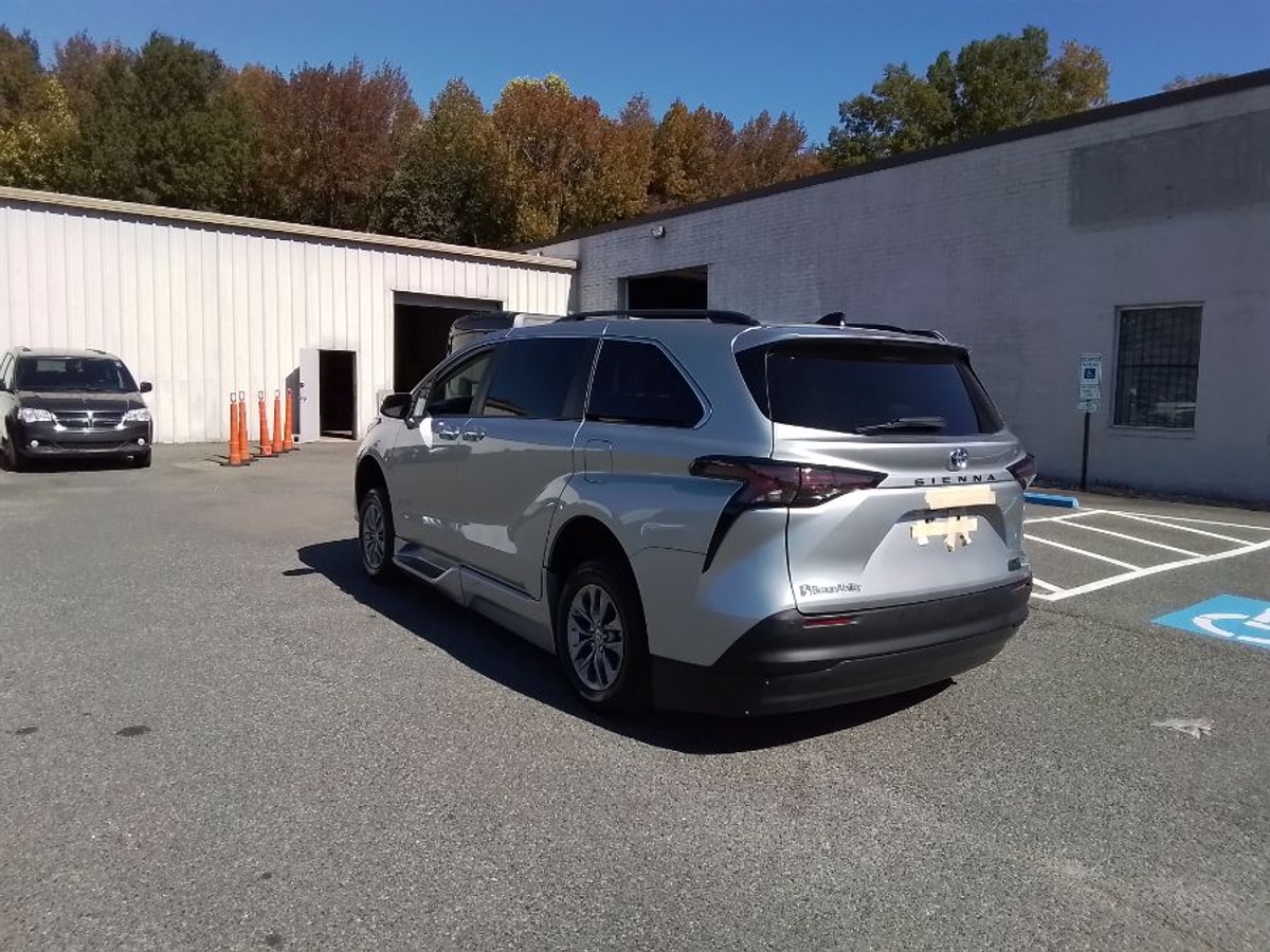2024 TOYOTA SIENNA - Image 6