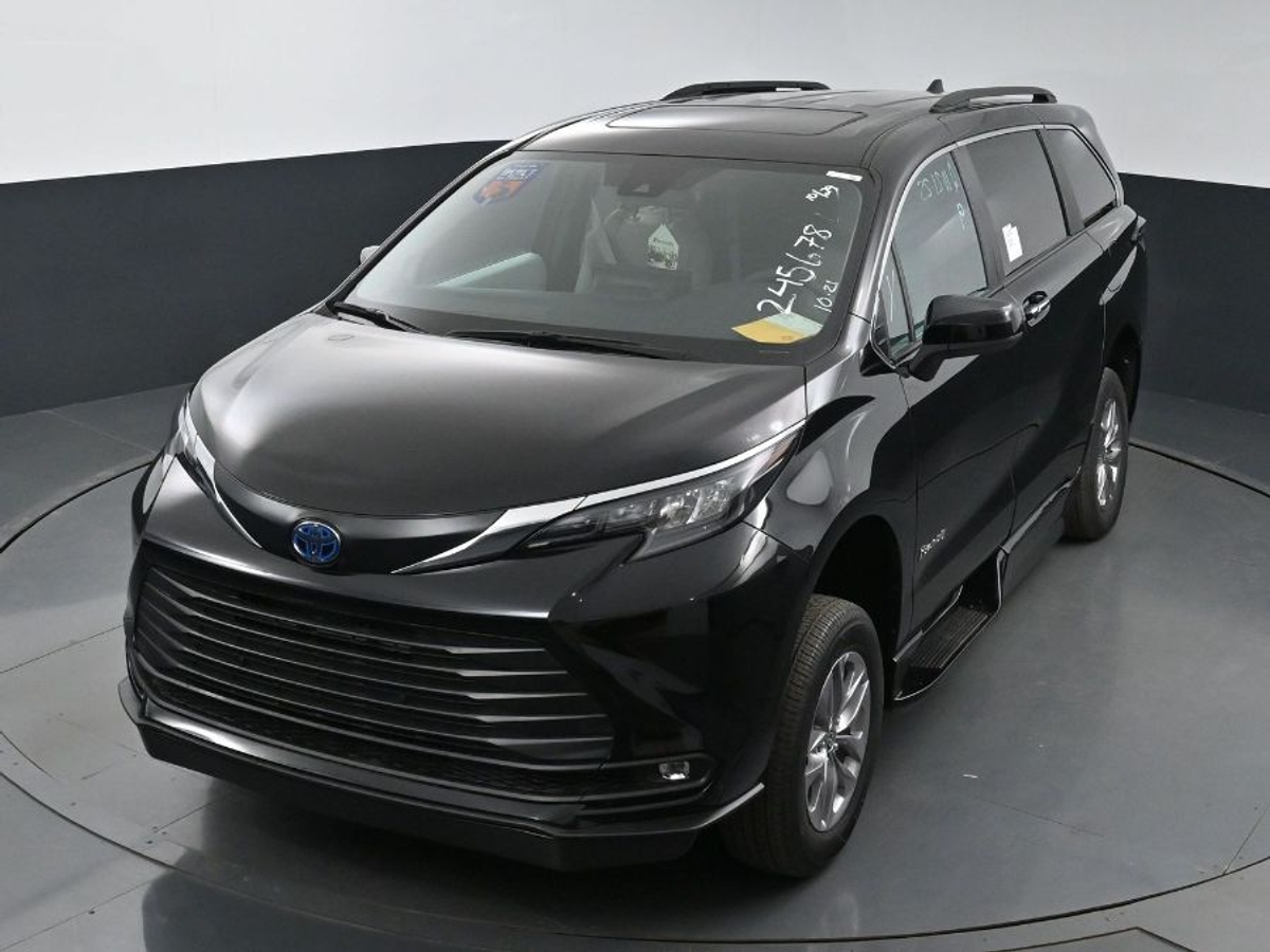 2025 TOYOTA SIENNA - Image 19