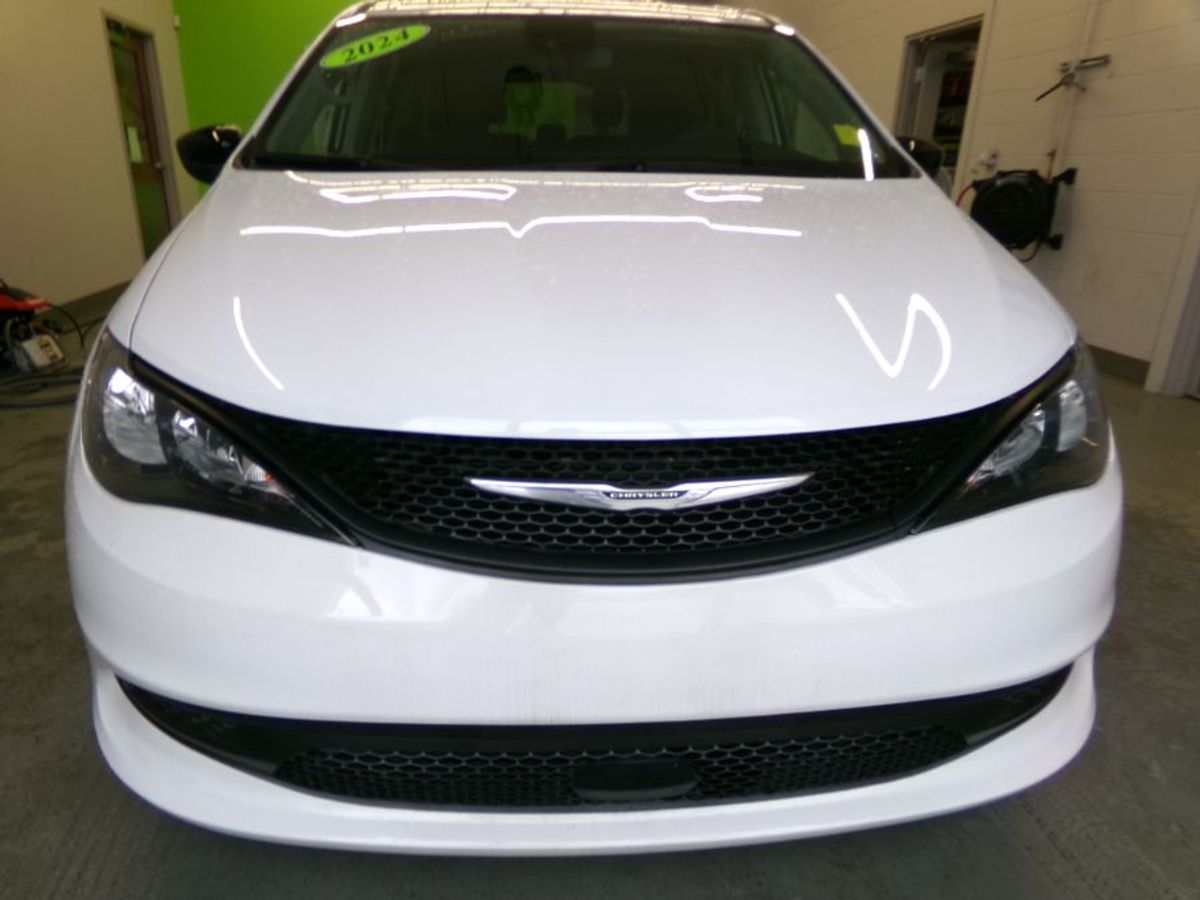 2024 CHRYSLER VOYAGER - Image 3
