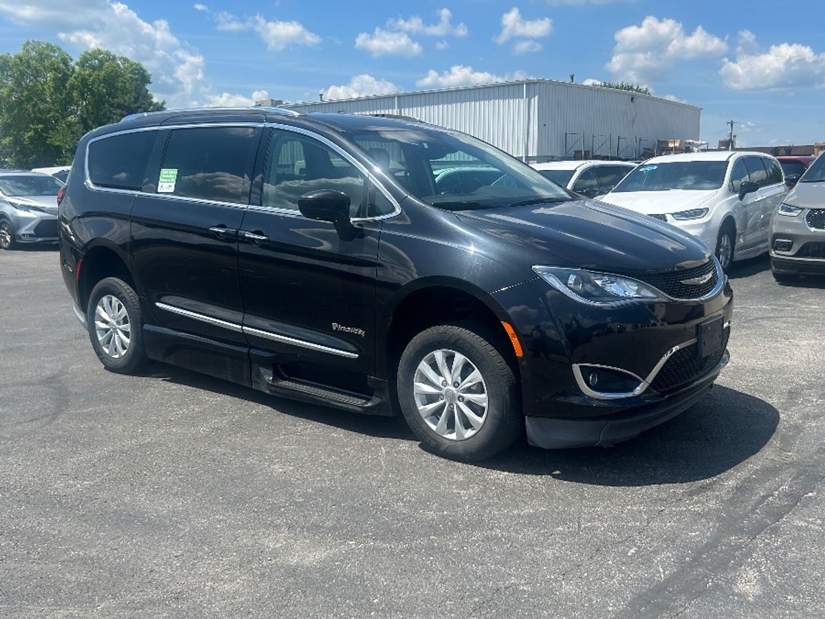 2018 CHRYSLER PACIFICA - Image 8