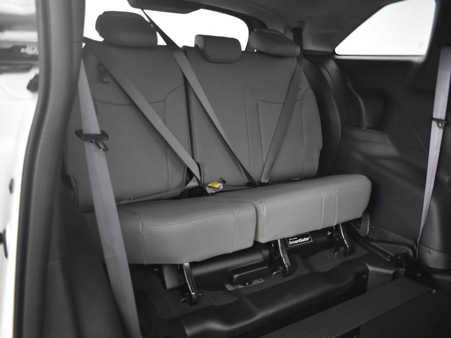 New 2025 Toyota Sienna Hybrid XLE Plus - BraunAbility Side Entry Entry Fold Out Automatic Ramp