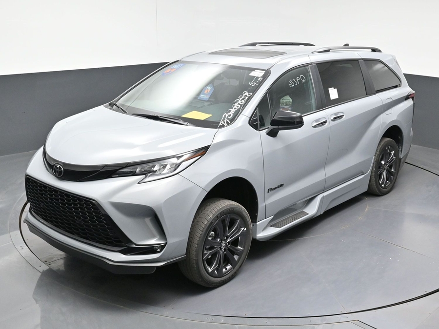 New 2026 Toyota Sienna Hybrid XSE Sport - BraunAbility Side Entry In Floor Automatic Ramp