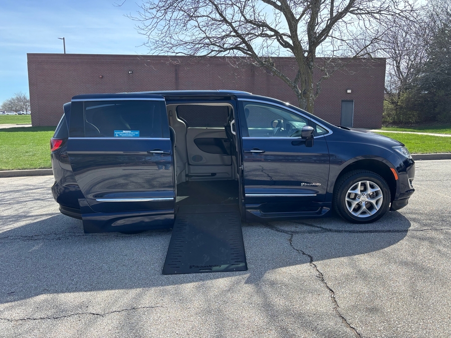 Used 2020 Chrysler Pacifica Touring L Plus - BraunAbility Side Entry Entry In Floor Automatic Ramp