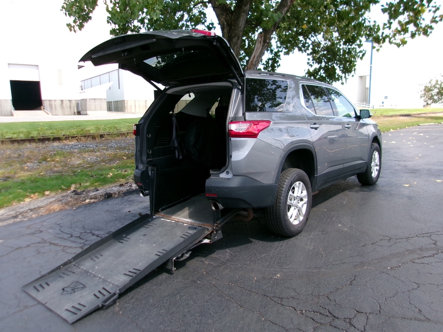  Chevrolet Traverse image number 4