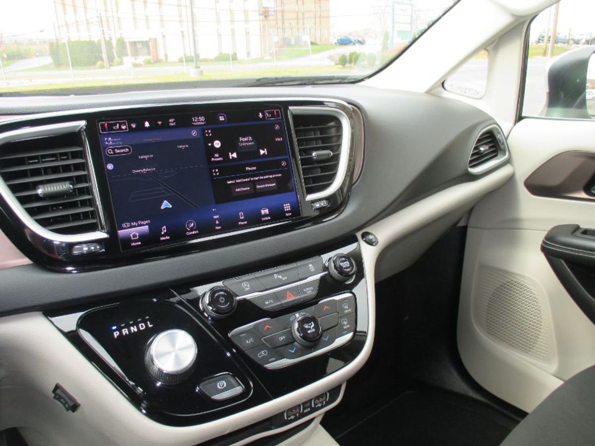 2022 CHRYSLER VOYAGER - Image 16