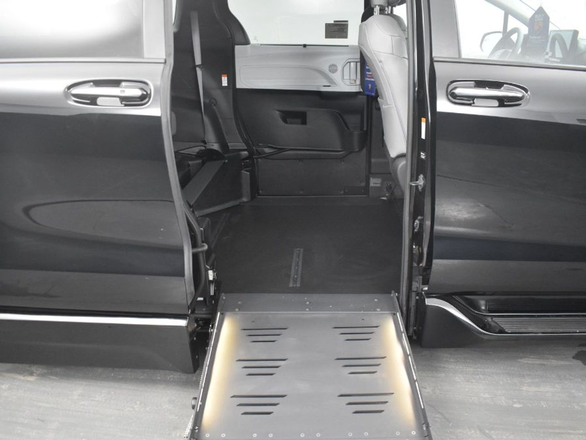 2025 TOYOTA SIENNA - Image 12