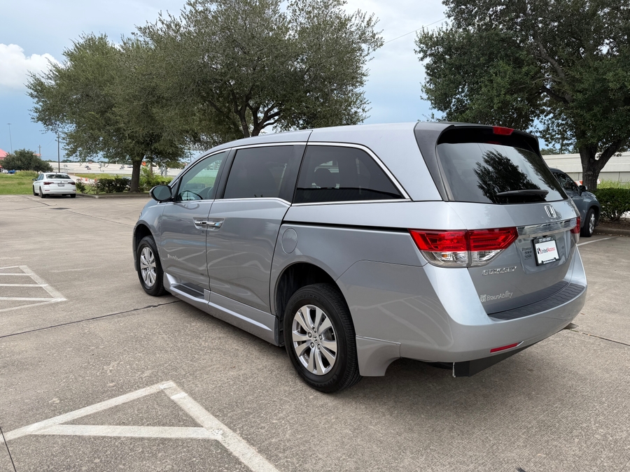 Used 2016 Honda Odyssey EX-L w/Navi - BraunAbility Side Entry Fold Out Automatic Ramp