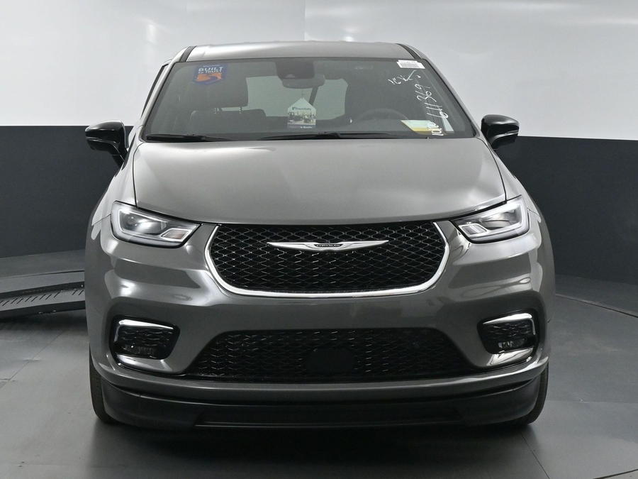 New 2025 Chrysler Pacifica Select Safety - BraunAbility Side Entry Entry Fold Out Automatic Ramp