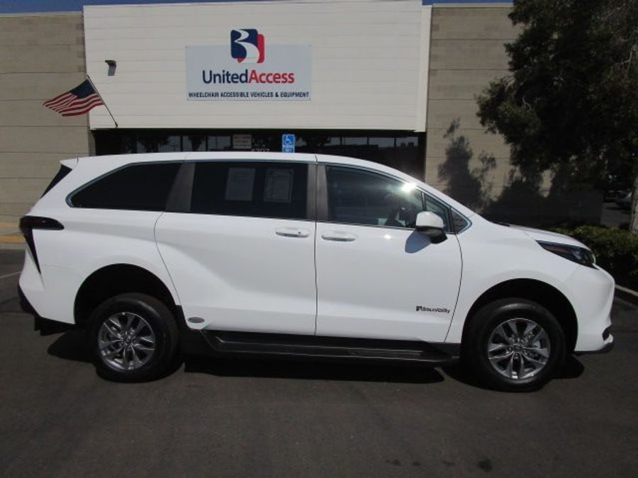 New 2025 Toyota Sienna Hybrid LE - BraunAbility Commercial Rear Entry Entry Fold Out Manual Ramp