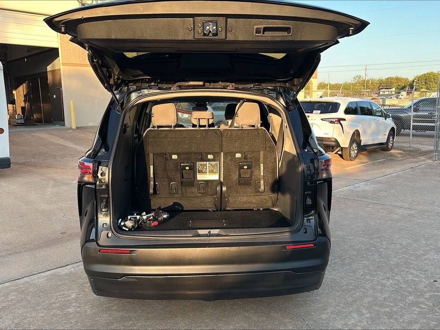 Used 2024 Toyota Sienna Hybrid LE Base - BraunAbility Side Entry Fold Out Automatic Ramp