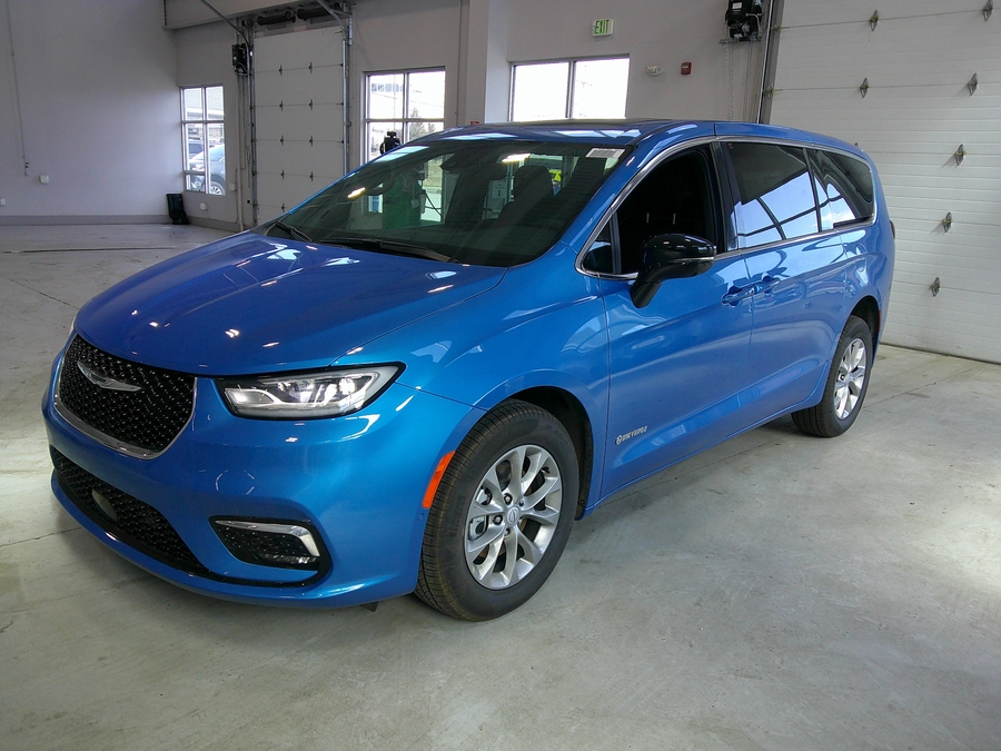 Blue Chrysler Pacifica image number 5