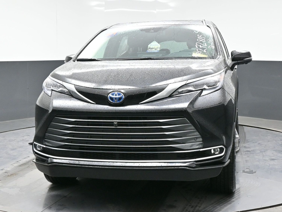 Midnight Black Metallic Toyota Sienna image number 25