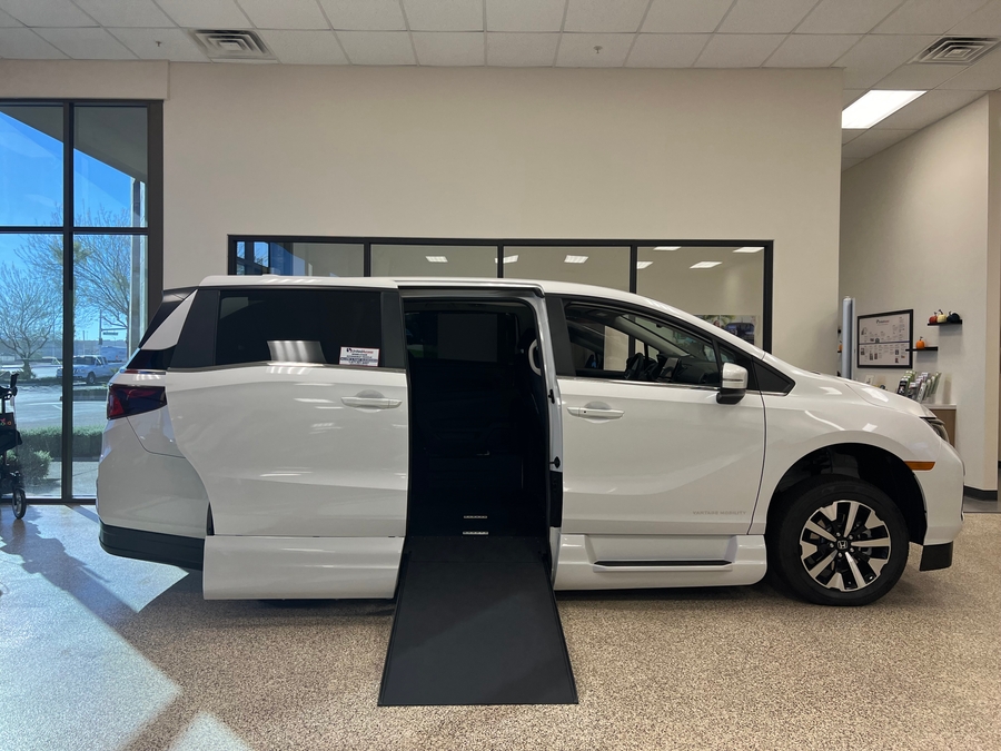 New 2025 Honda Odyssey EX-L - VMI Side Entry Entry In Floor Automatic Ramp