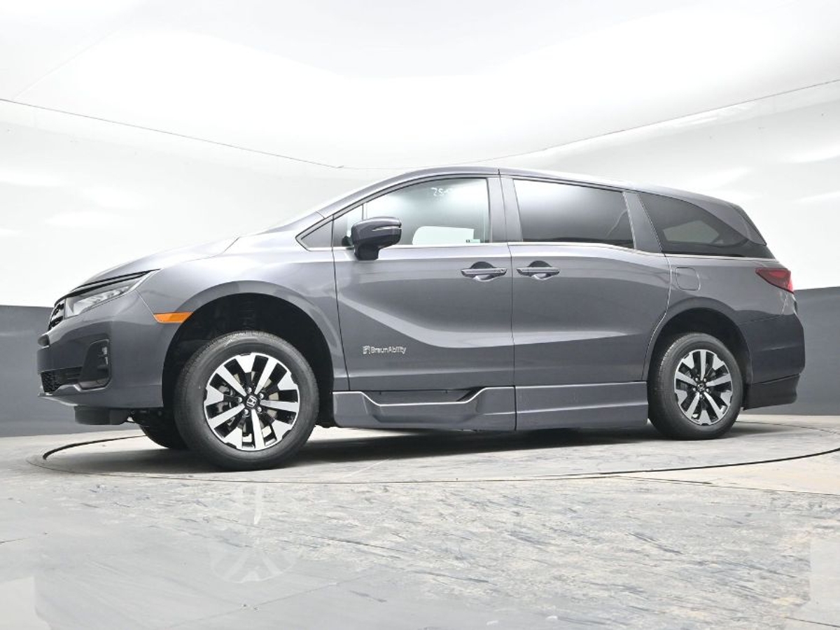 Grey Honda Odyssey image number 18