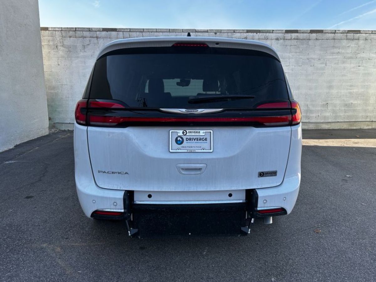 2024 CHRYSLER PACIFICA - Image 8