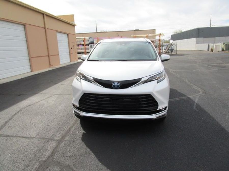 Used 2023 Toyota Sienna Hybrid XLE Base - BraunAbility Side Entry Entry In Floor Automatic Ramp