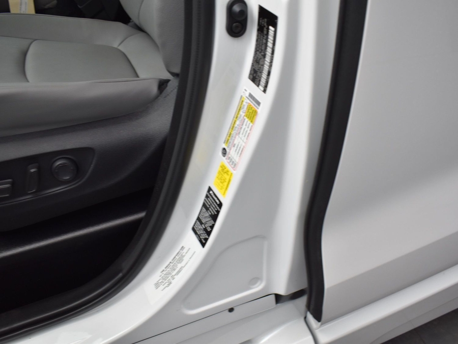New 2025 Toyota Sienna Hybrid XLE Base - BraunAbility Side Entry Entry In Floor Automatic Ramp