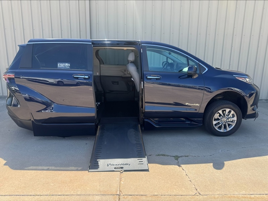 Used 2024 Toyota Sienna Hybrid XLE - BraunAbility Side Entry Entry In Floor Automatic Ramp
