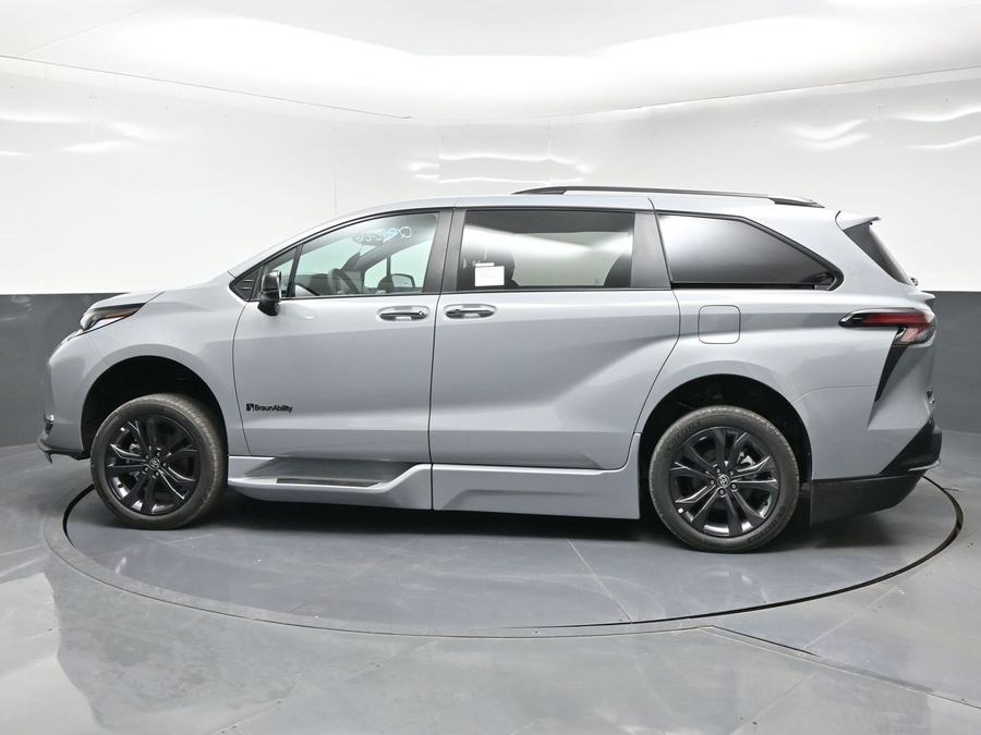New 2026 Toyota Sienna Hybrid XSE Sport - BraunAbility Side Entry In Floor Automatic Ramp