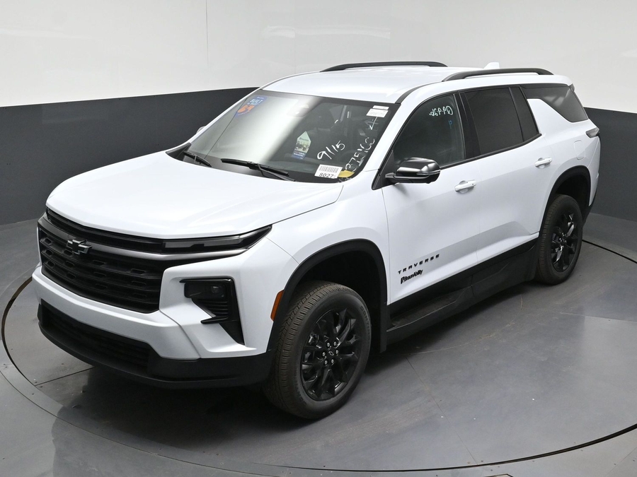 White Chevrolet Traverse image number 21