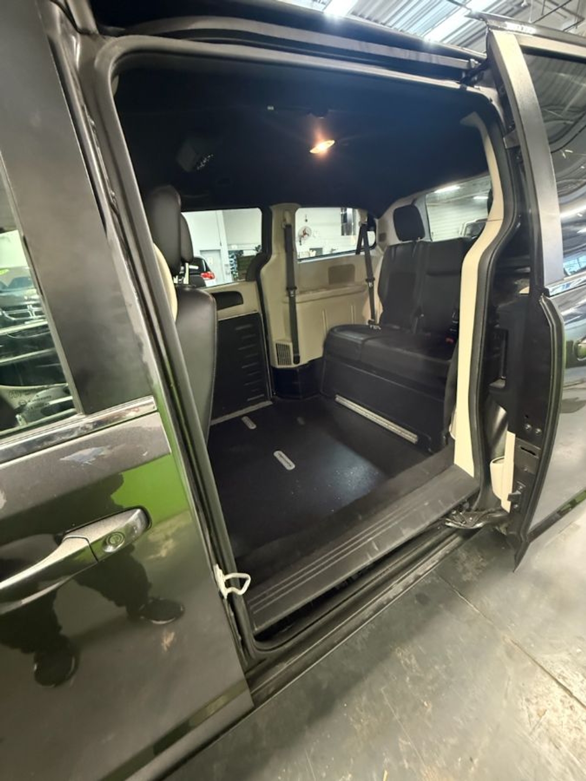 2020 DODGE GRAND CARAVAN - Image 8