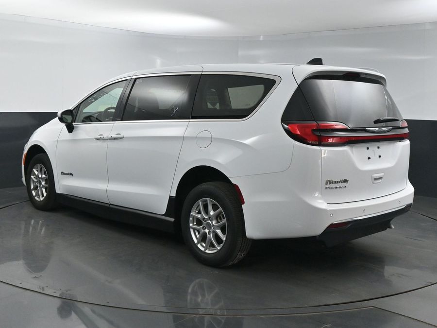 Used 2023 Chrysler Pacifica Touring L - BraunAbility Side Entry Entry Fold Out Manual Ramp