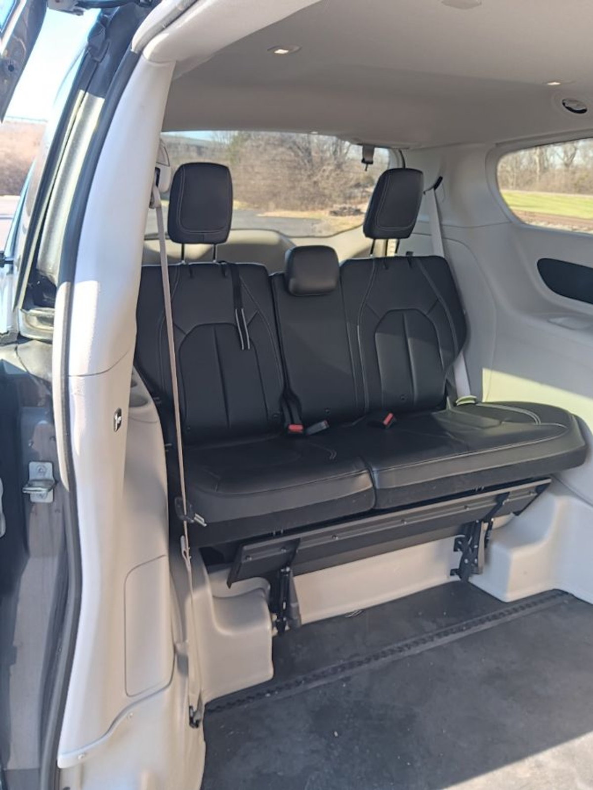 2021 CHRYSLER VOYAGER - Image 11