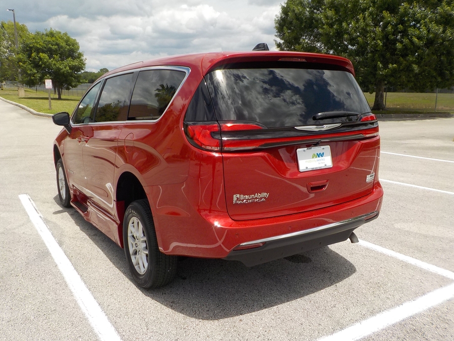 Red Chrysler Pacifica image number 27