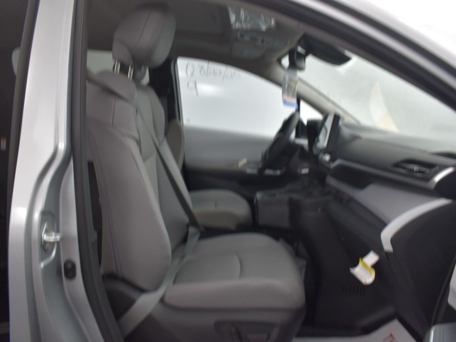 New 2025 Toyota Sienna Hybrid XLE Plus - BraunAbility Side Entry Entry In Floor Automatic Ramp