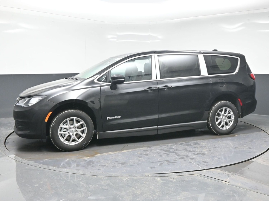 New 2026 Chrysler Voyager LX - BraunAbility Side Entry Entry Fold Out Manual Ramp