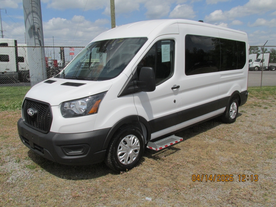 White Ford T350 image number 4