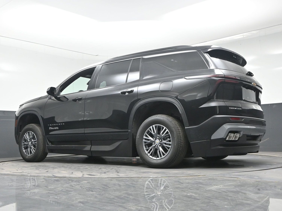 New 2026 Chevrolet Traverse 1LT - BraunAbility Side Entry In Floor Automatic Ramp