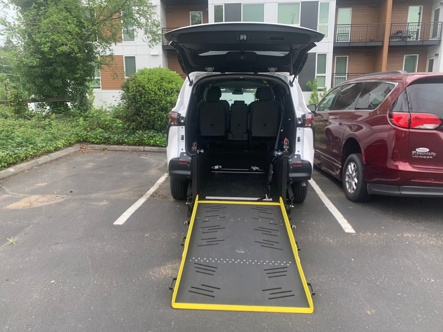 Used 2025 Toyota Sienna Hybrid LE - Vantage Mobility Rear Entry Entry Fold Out Manual Ramp