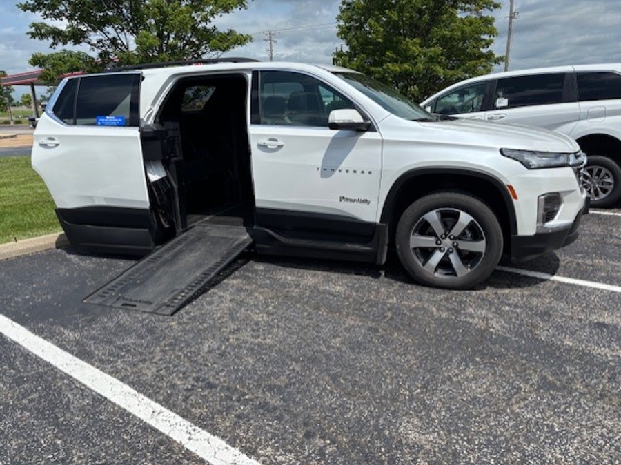 Used 2022 Chevrolet Traverse 3LT - BraunAbility Side Entry Entry In Floor Automatic Ramp