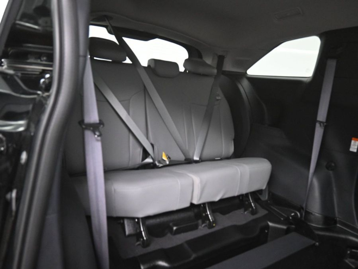 2025 TOYOTA SIENNA - Image 7