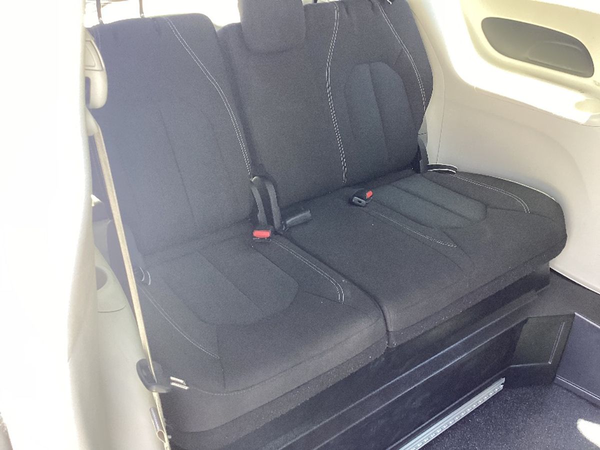 2024 CHRYSLER VOYAGER - Image 12