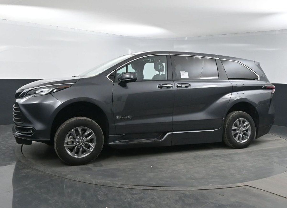 2025 TOYOTA SIENNA - Image 6